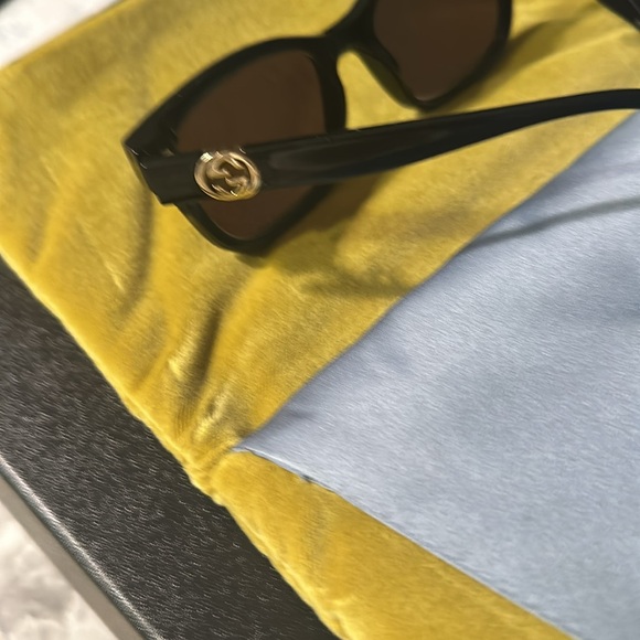GUCCI 100 percent authentic SUNGLASSES - black absolutely fabulous - Picture 1 of 7